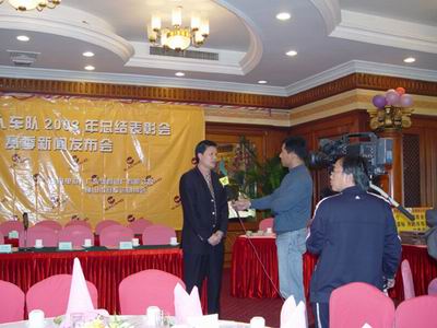 广东888集团铝厂猎人车队签约之采访潘总